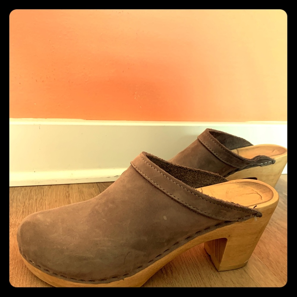 No. 6 Clogs